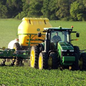 Field image of the 2510H dry Nutrient Applicator