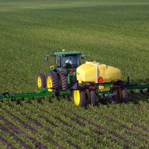 Field image of the 2510L Nutrient Applicator