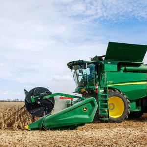 Field image of a combine with HDF35 header