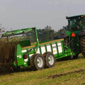Field image of Frontier MS14 Series Manure Spreader